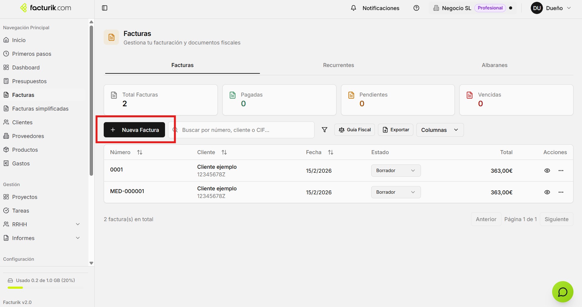 Formulario para crear una nueva factura en Factux — campos de cliente, conceptos e importes